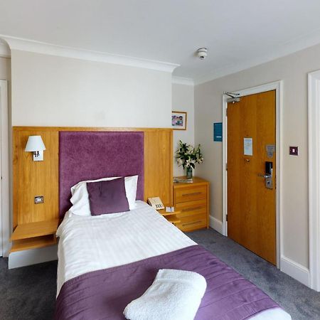 The Chequers Hotel Newbury  Exteriör bild