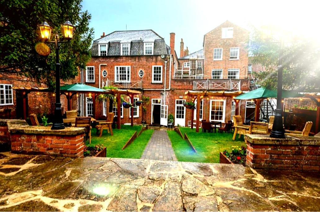 The Chequers Hotel Newbury  Exteriör bild