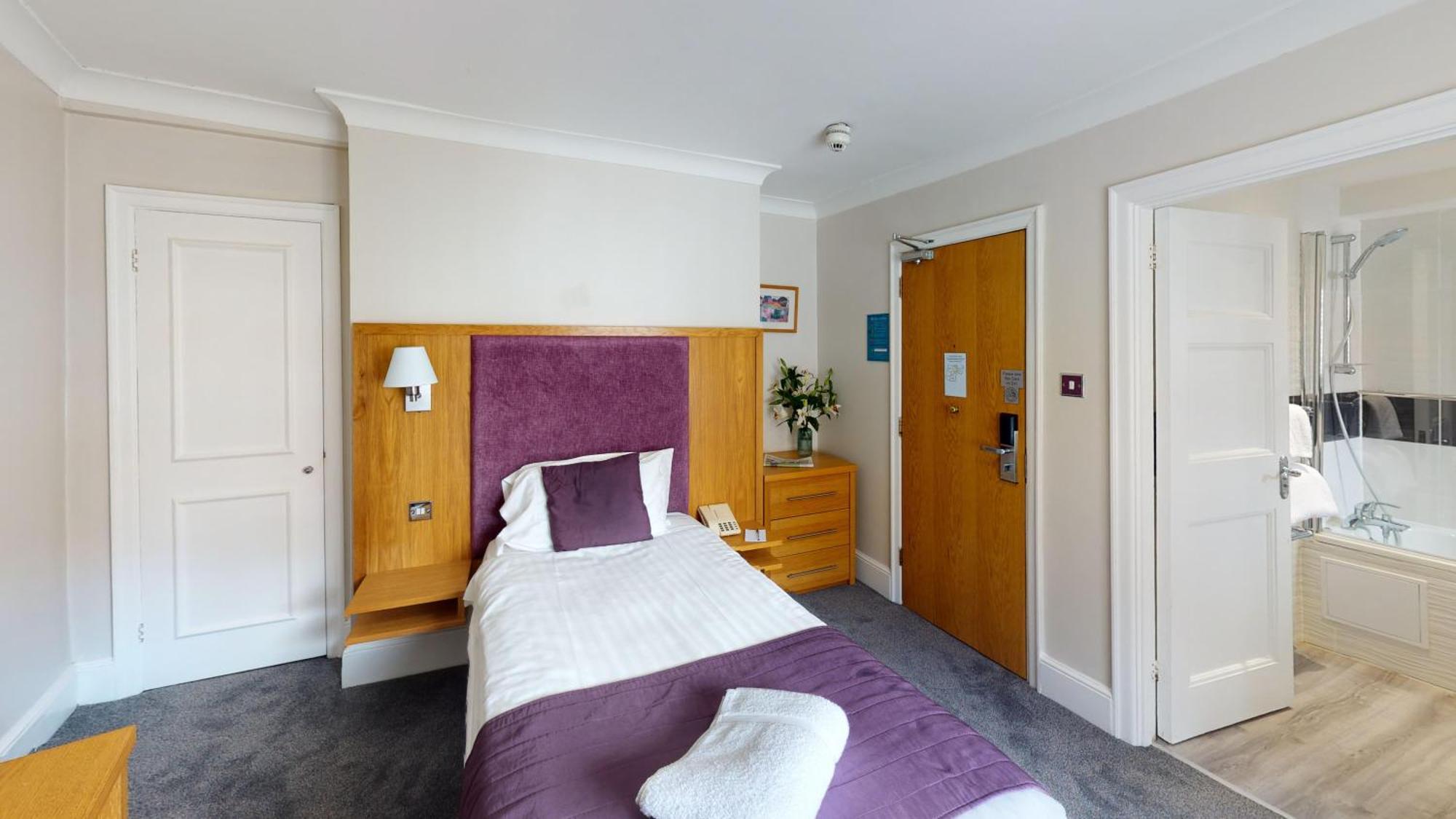 The Chequers Hotel Newbury  Exteriör bild