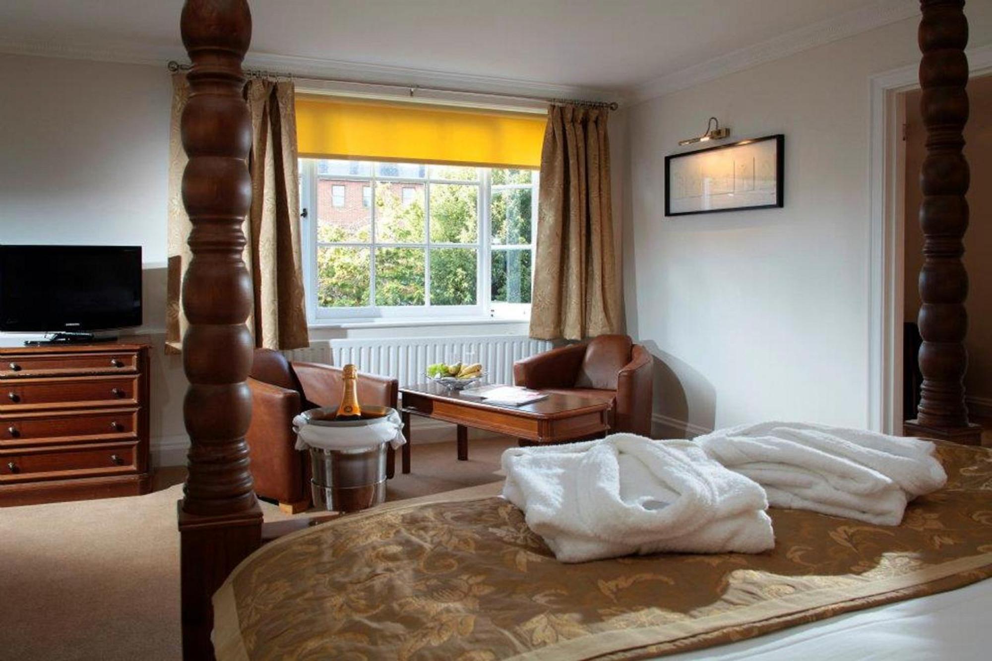 The Chequers Hotel Newbury  Exteriör bild