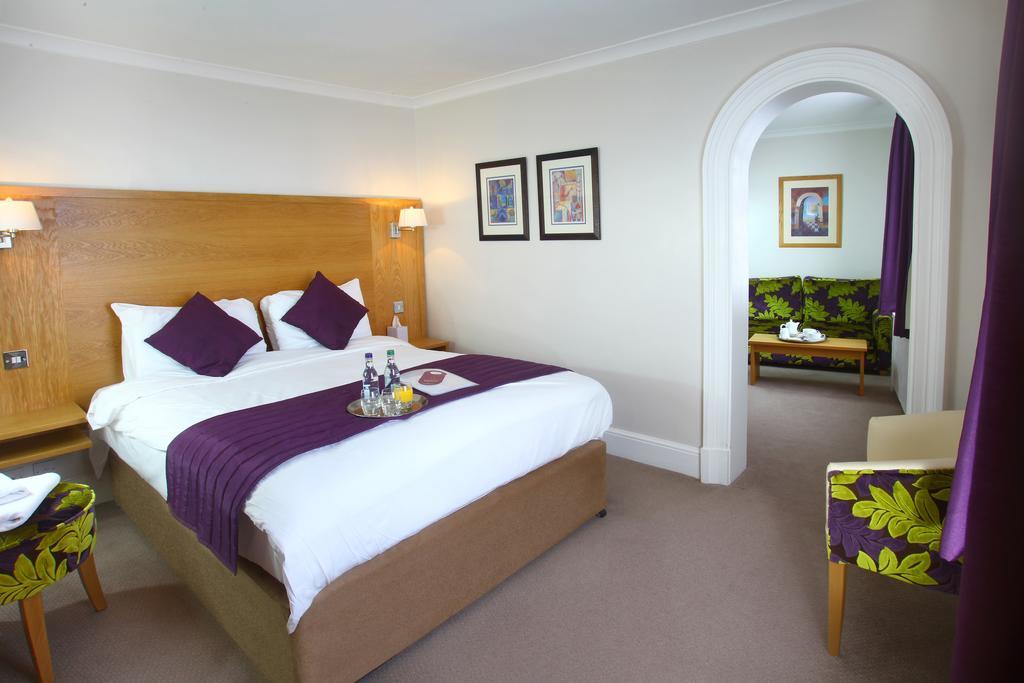 The Chequers Hotel Newbury  Exteriör bild