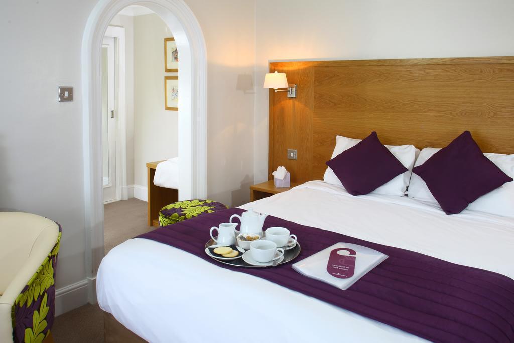 The Chequers Hotel Newbury  Exteriör bild