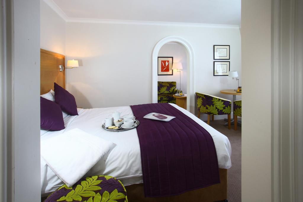 The Chequers Hotel Newbury  Exteriör bild