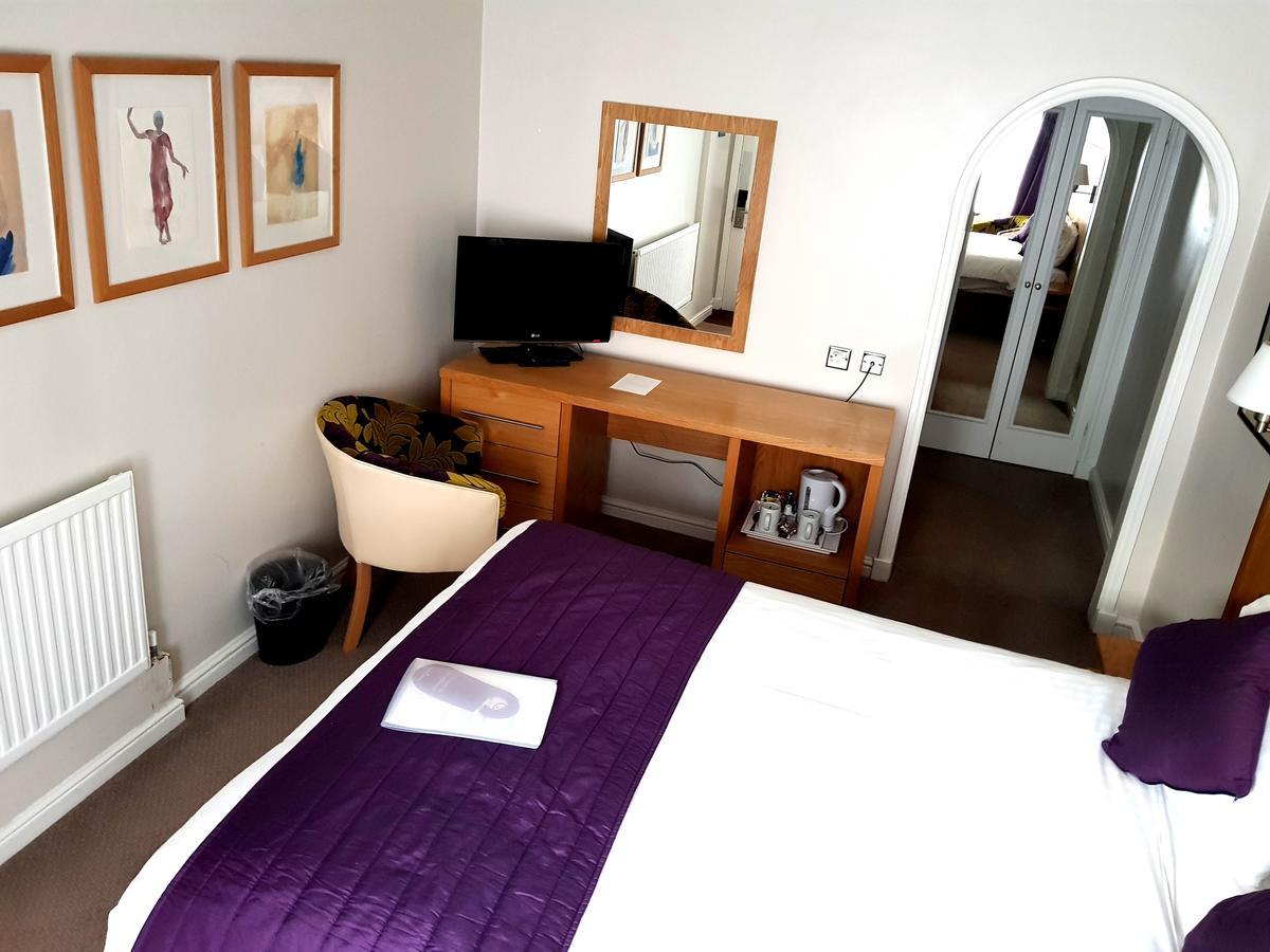 The Chequers Hotel Newbury  Exteriör bild