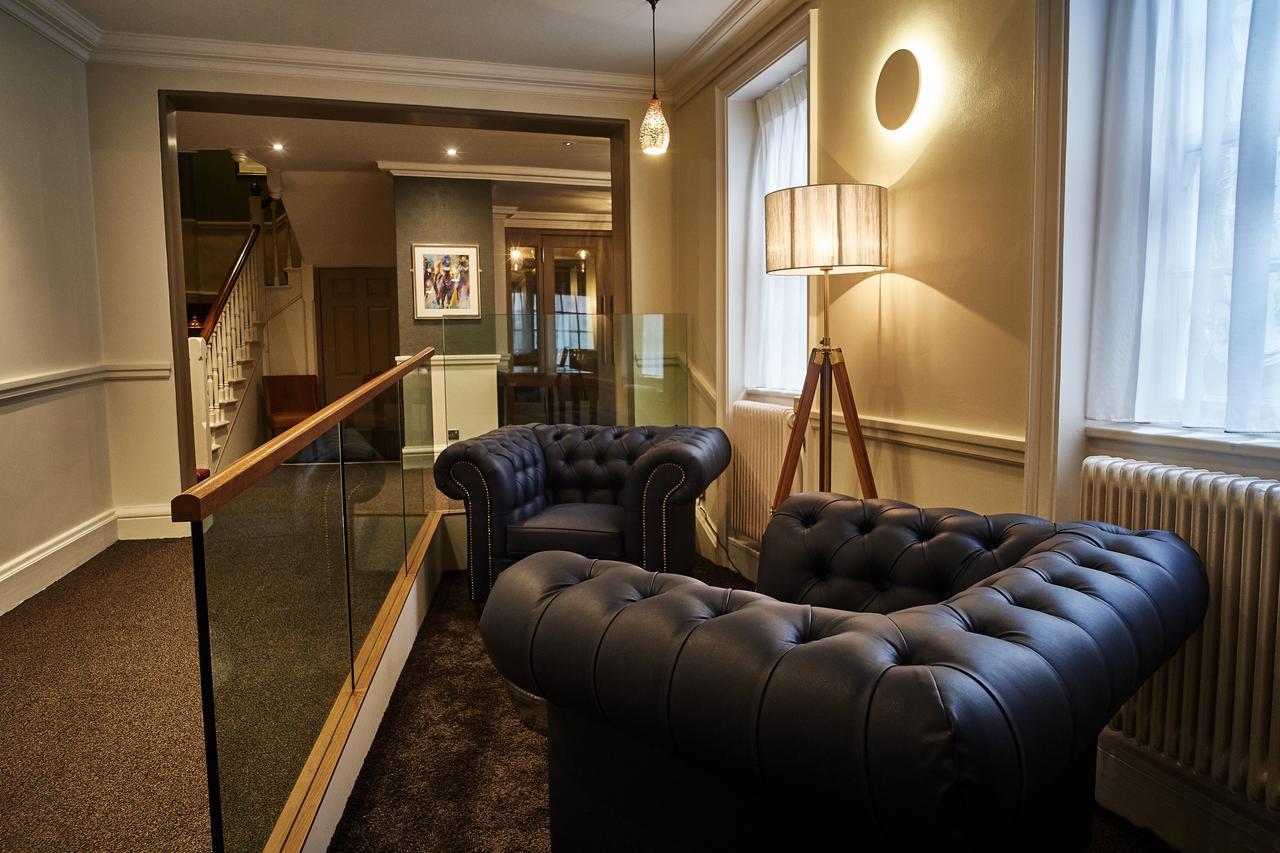 The Chequers Hotel Newbury  Exteriör bild