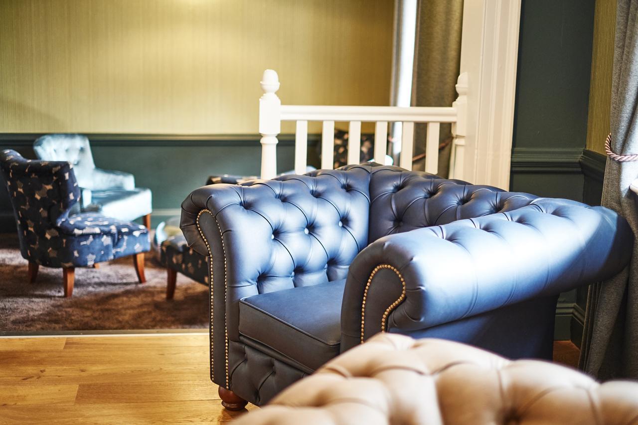 The Chequers Hotel Newbury  Exteriör bild